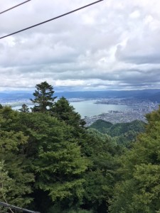 2階は展望デッキがあって、琵琶湖がよく見えます。