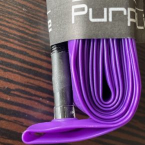 ロードバイクの予備チューブをパナレーサー「PURPLE LITE」に交換してみました。